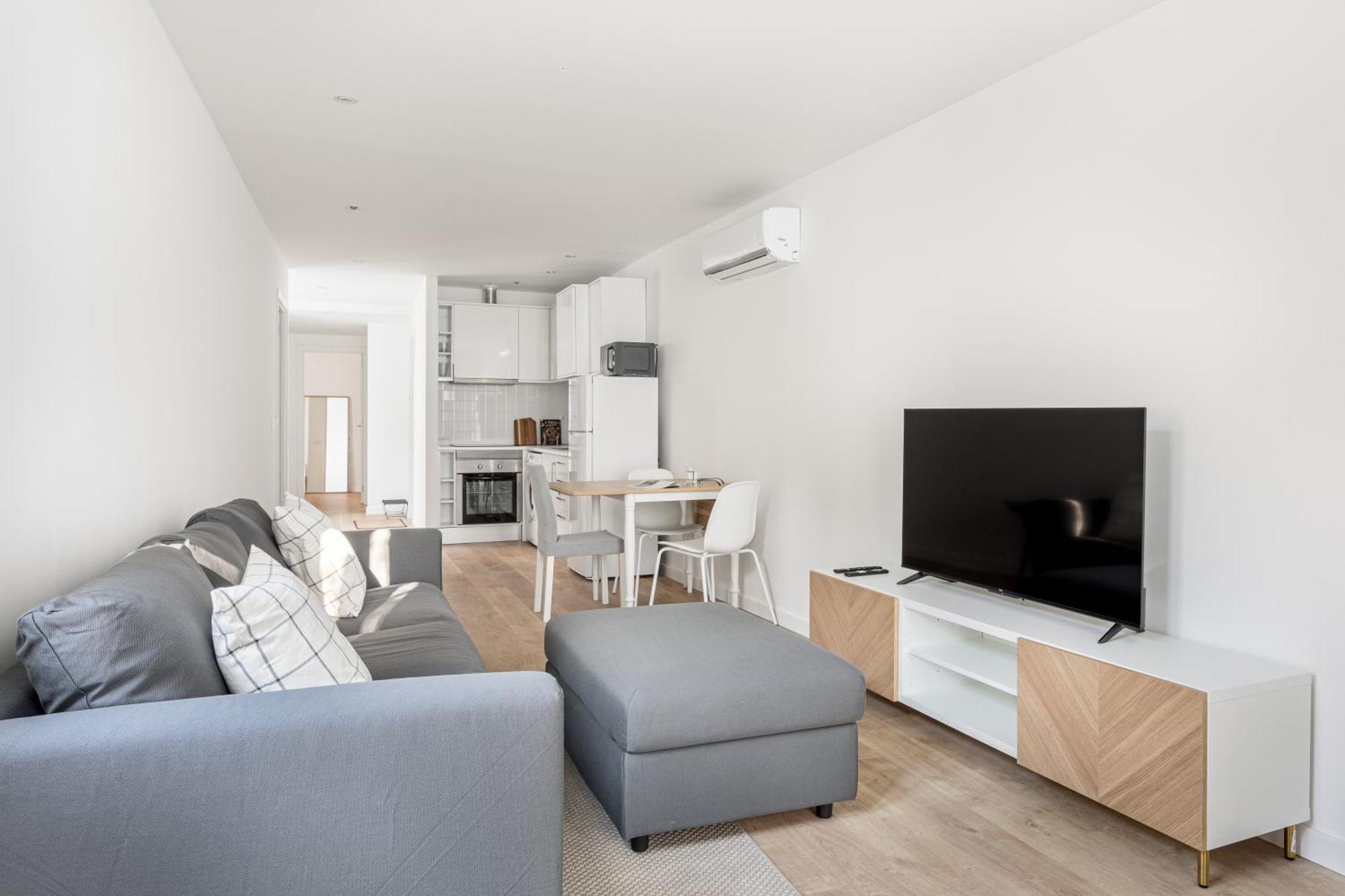 Joivy Minimalistic W Patio In Principe Real Apartment Lissabon